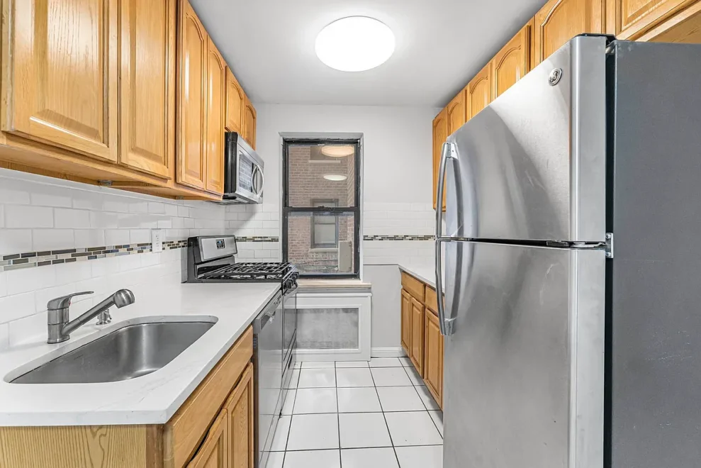 3260 Netherland Avenue kitchen