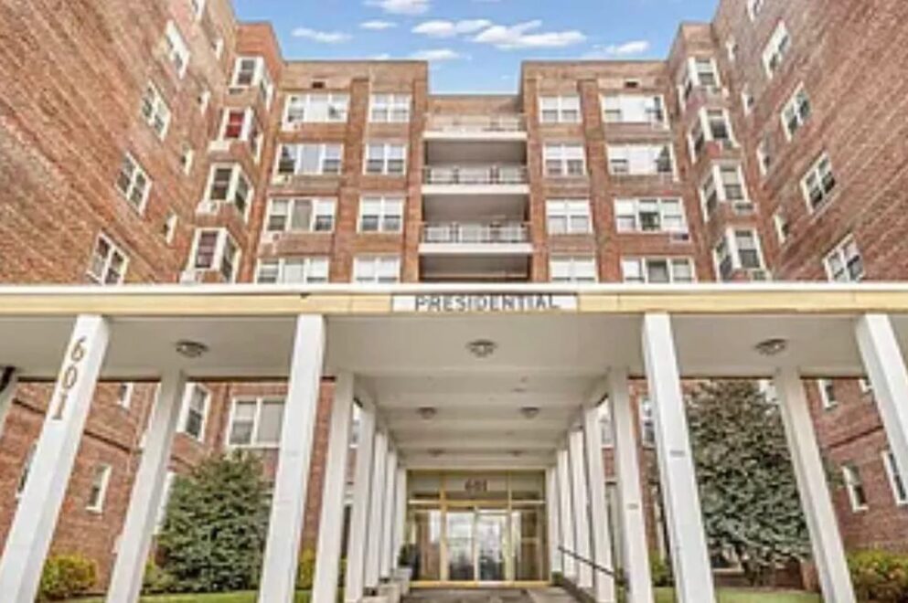 601 Kappock Street #6A exterior
