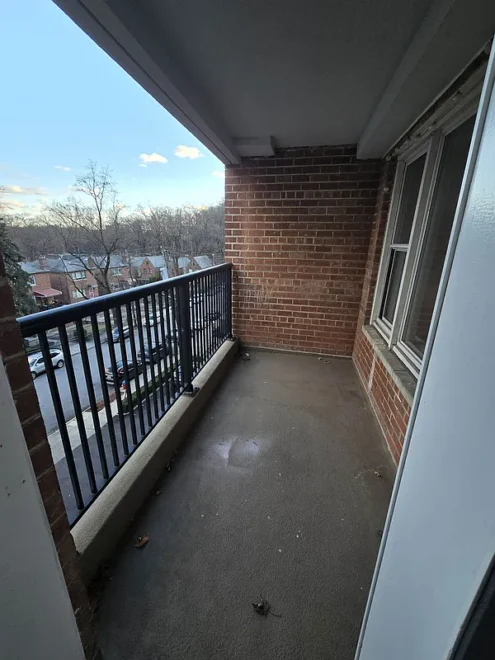 5425 Valles Avenue #2K balcony