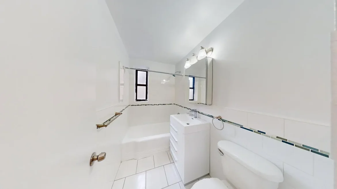 3260 Netherland Avenue #1B bathroom