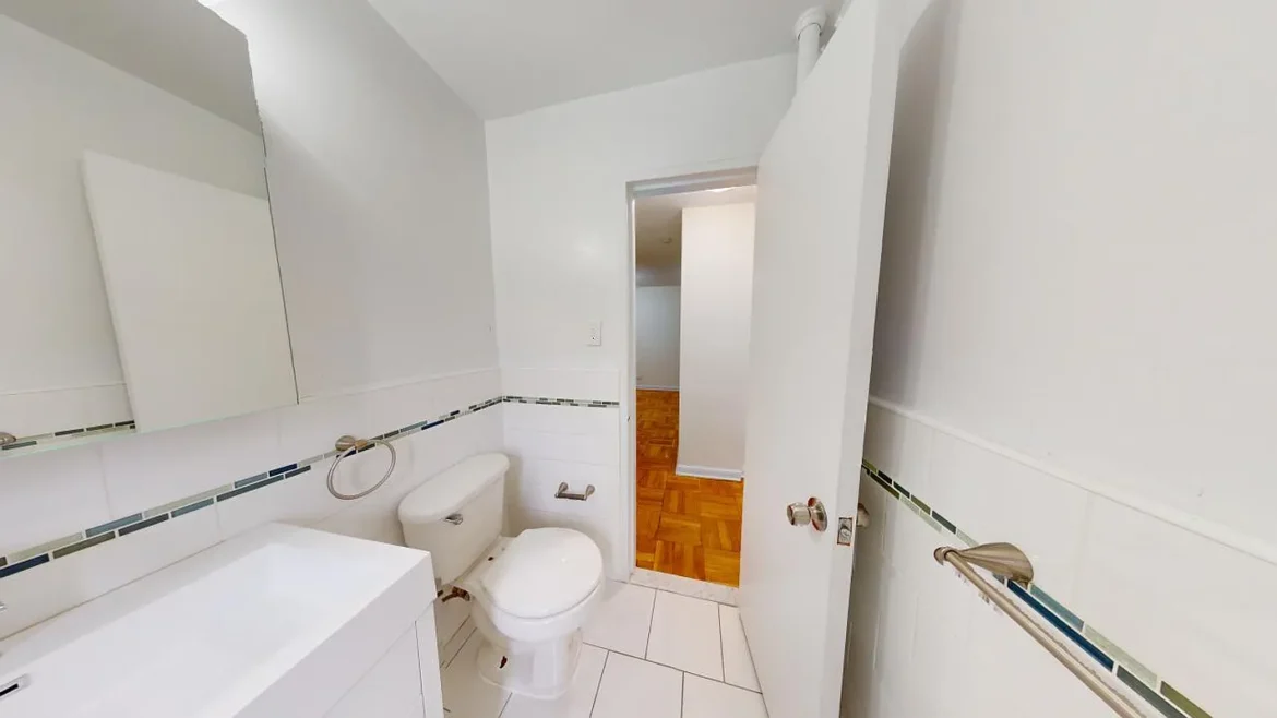 3260 Netherland Avenue #1B bathroom