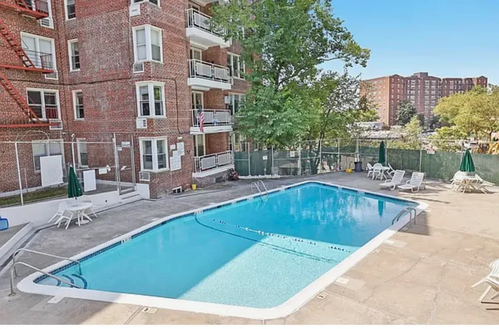601 Kappock Street #6A pool