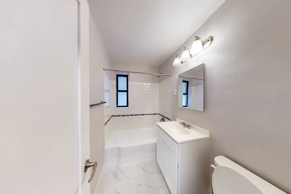 3260 Netherland 1J bath