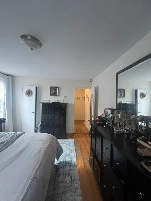 3260 Netherland Avenue #2A bed