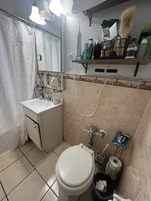 3260 Netherland Avenue #2A bath