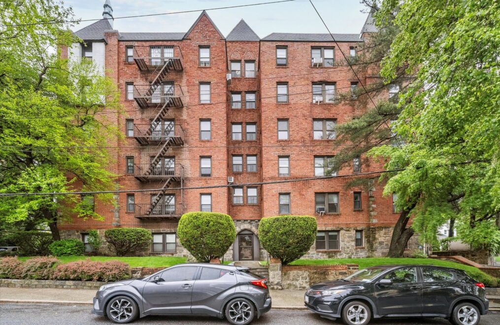 20 William St B exterior